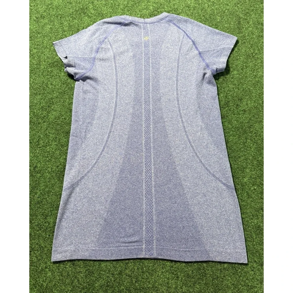 Lululemon Swiftly Tech‎ Tee Shirt Women 8? Purple Crew Neck Short Sleeve